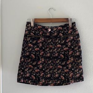 Velveteen flower patterned skirt